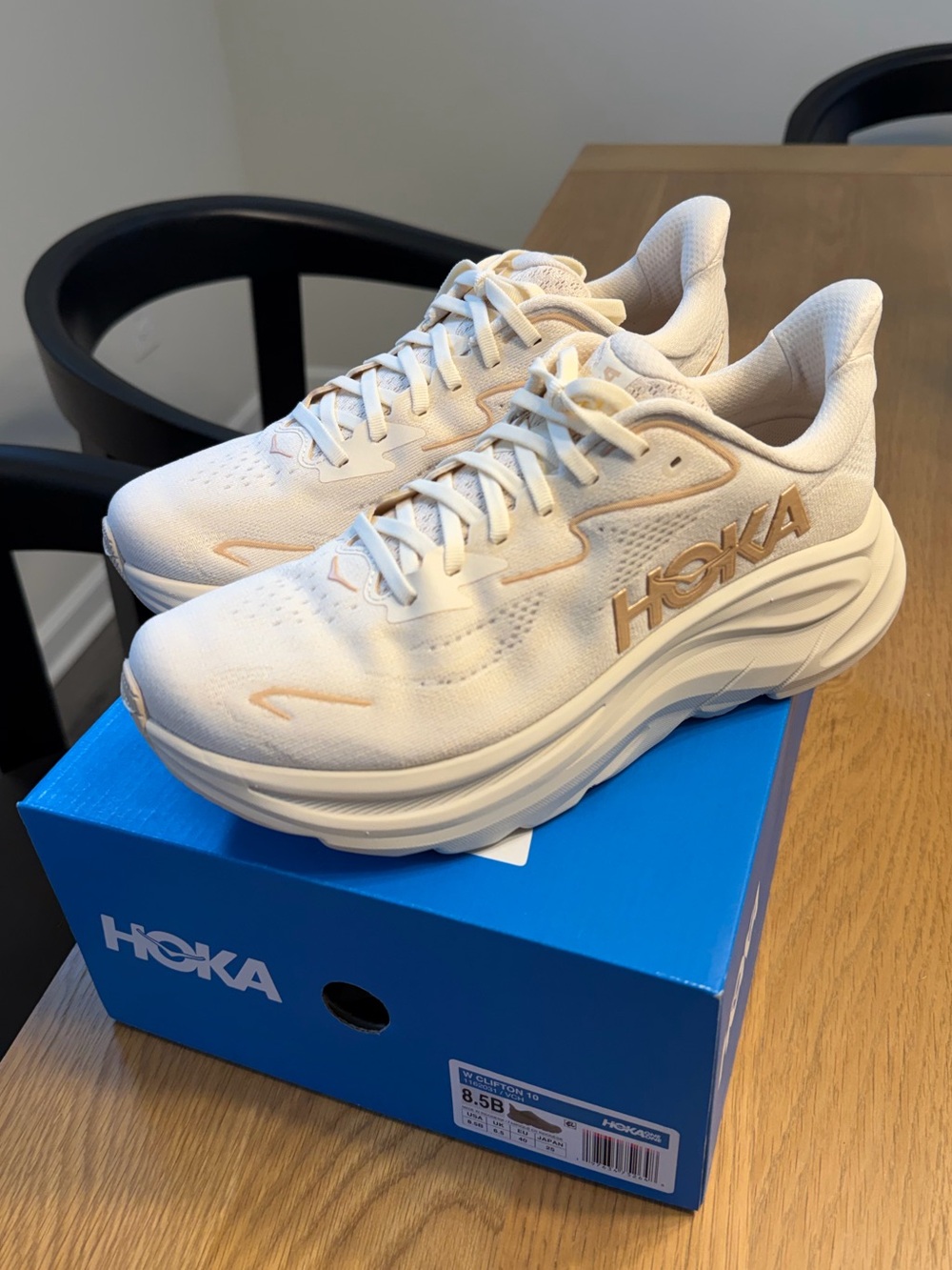 HOKA Women's Clifton 10 White/Cream Running Shoes Size 8.5B